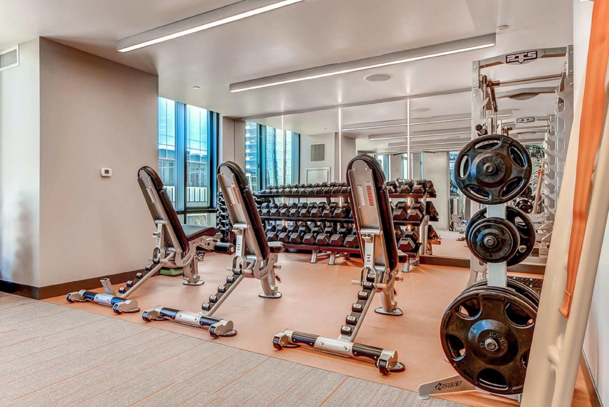 Global Luxury Suites At Bcec Бостън Екстериор снимка